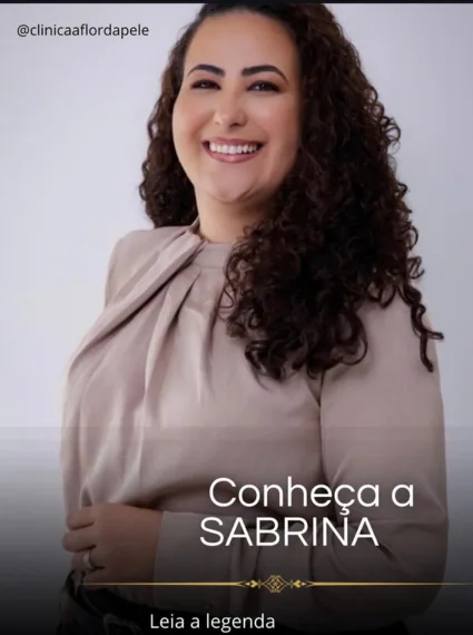 Sabrina, Nail Designer e Massagista na Clínica À Flor da Pele